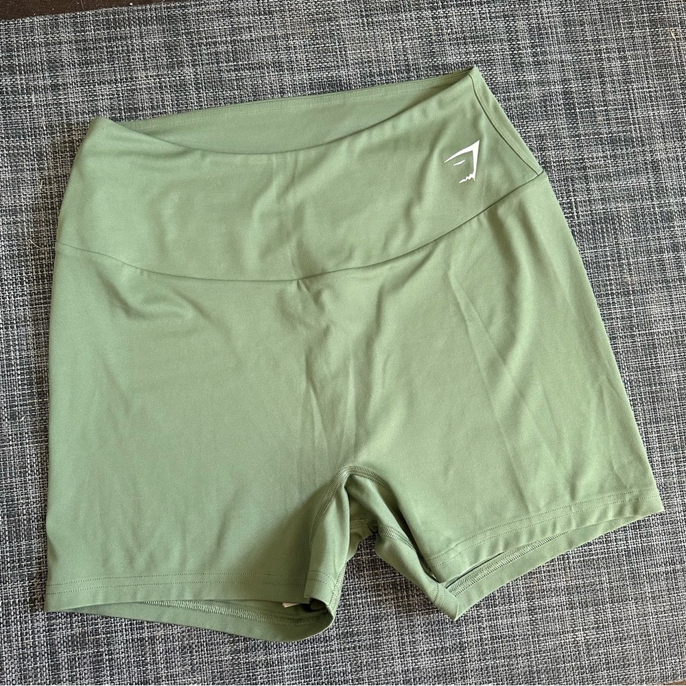 Gymshark women’s size XL extra large green biker shorts